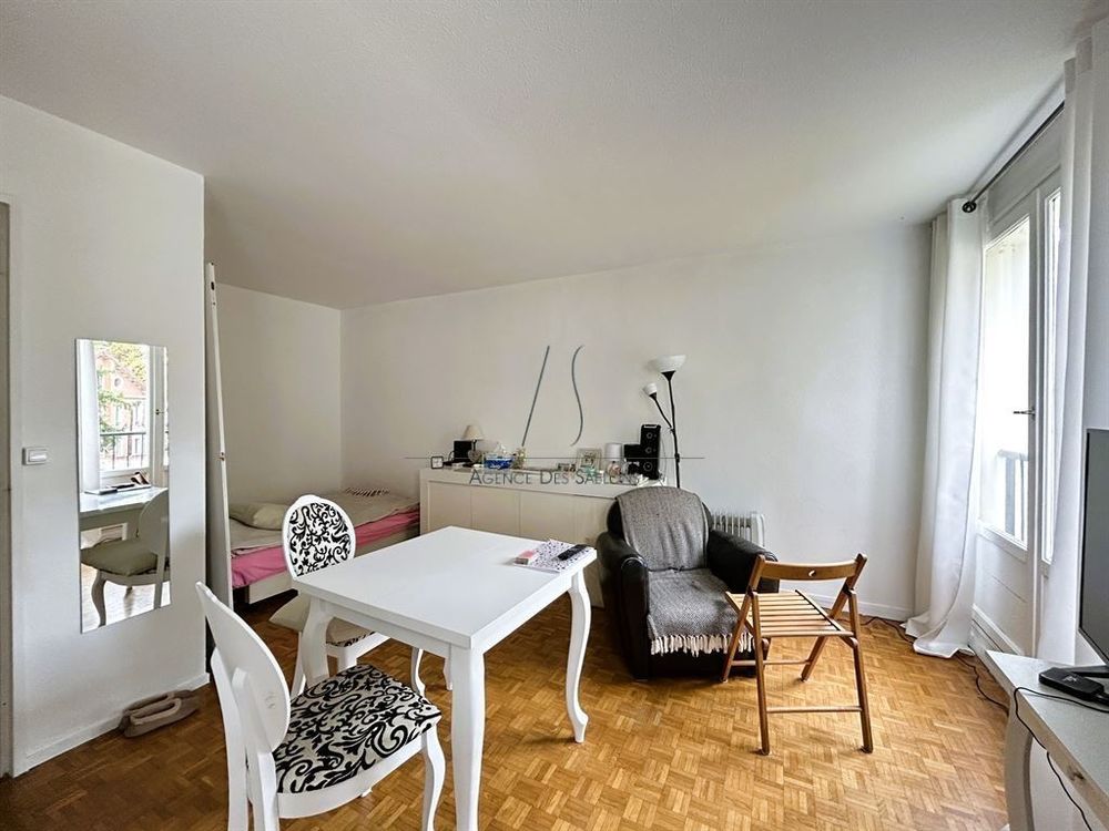 A VENDRE PAR LAGENCE DES SABLONS - Quartier des Charmet....