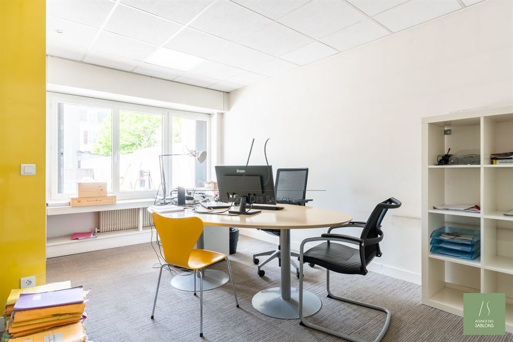 A VENDRE PAR L'AGENCE DES SABLONS - Idéalement situés en....
