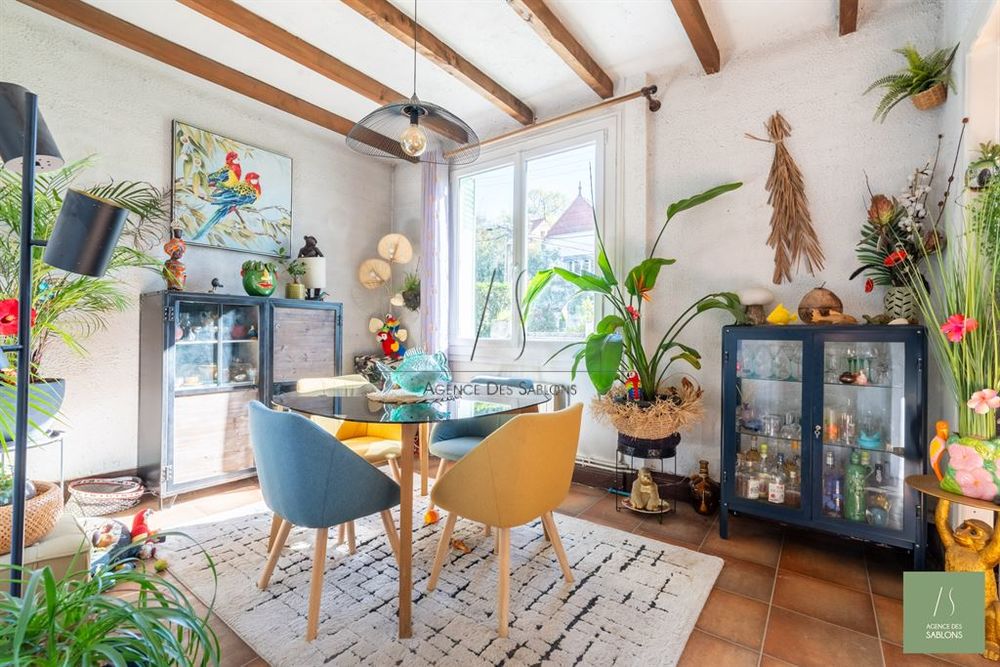 A VENDRE PAR L'AGENCE DES SABLONS - Découvrez cette mais....