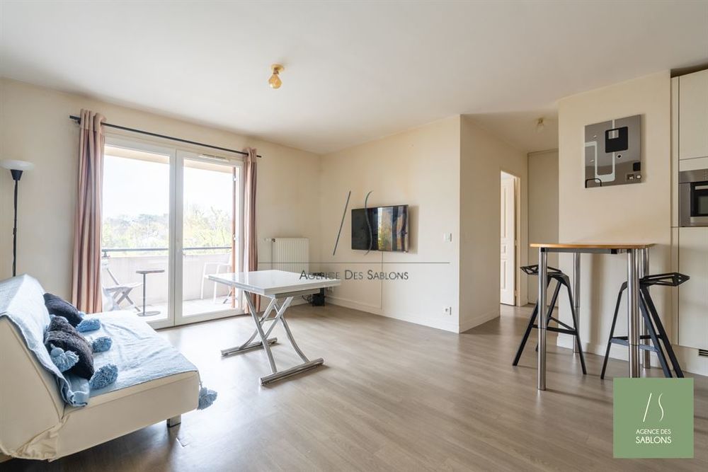 A VENDRE PAR L'AGENCE DES SABLONS - Exclusivité - En lim....