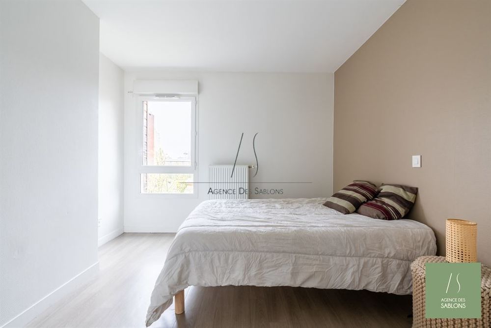 A VENDRE PAR L'AGENCE DES SABLONS - Exclusivité - En lim....