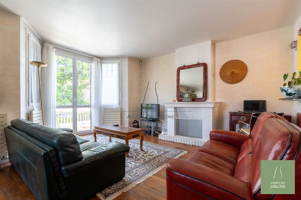 A VENDRE PAR L'AGENCE DES SABLONS - Exclusivité - À 15 m....