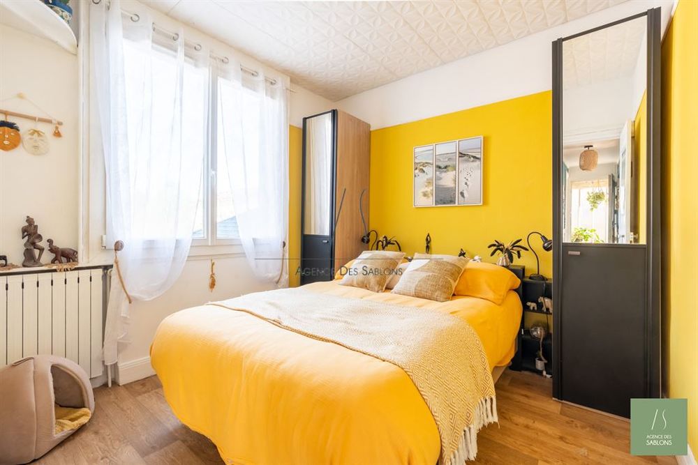 A VENDRE PAR L'AGENCE DES SABLONS - Découvrez cette mais....