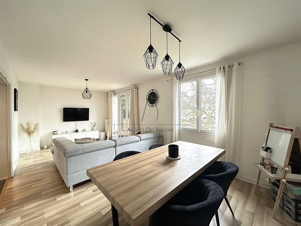 A VENDRE PAR L'AGENCE DES SABLONS - Situé au sein dune ....