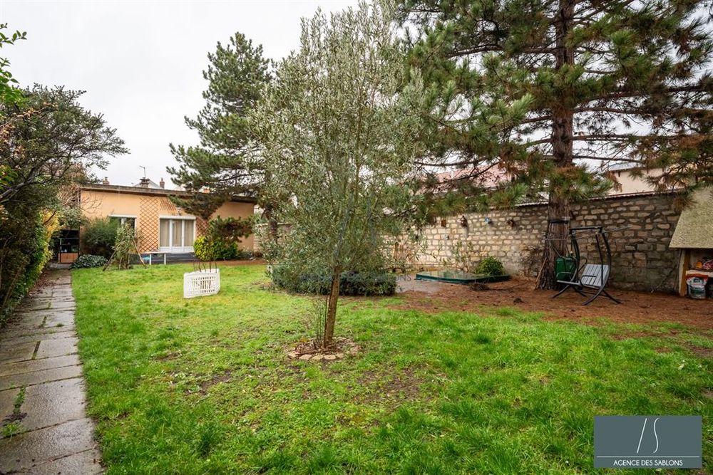 A VENDRE PAR L'AGENCE DES SABLONS - Maison individuelle ....