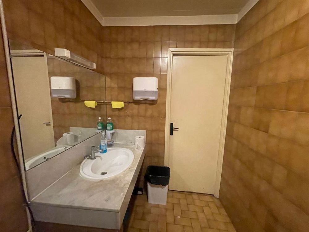 Local 180 m2 OPEN SPACE 930000 75019 Paris