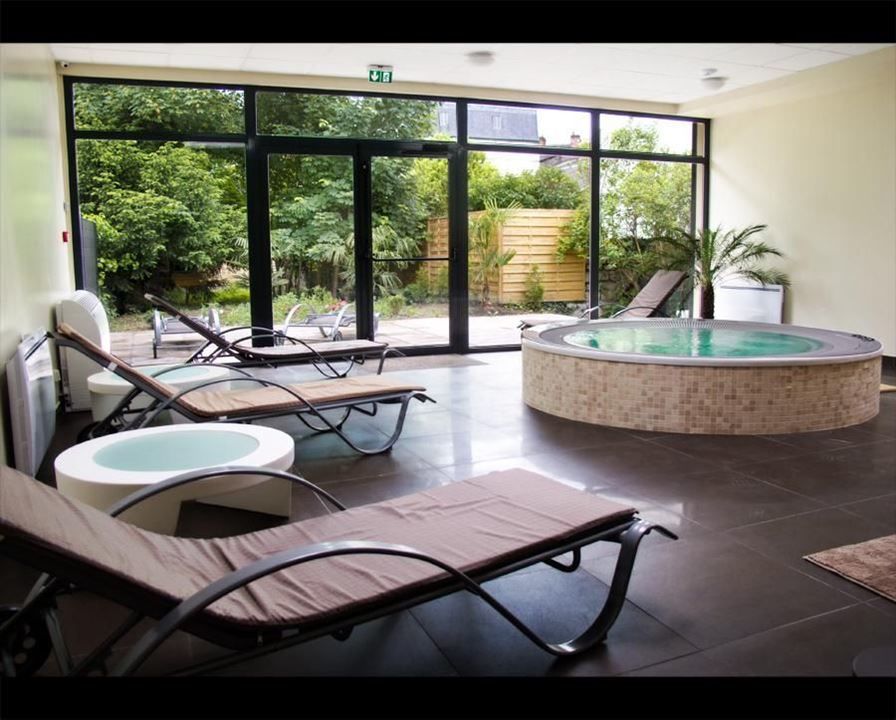 Local professionnel - 490m &sup2; 720000 60100 Creil