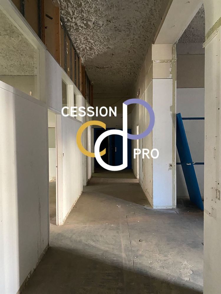 LOCAUX D'ACTIVITE OU BUREAUX A VENDRE DE 180 m&sup2; PR&Ecirc;TS &Agrave; &Ecirc;TRE AM&Eacute;NAG&Eacute;S QUARTIER MUS&Eacute;E DES BEAUX ARTS 286056 30000 Nimes