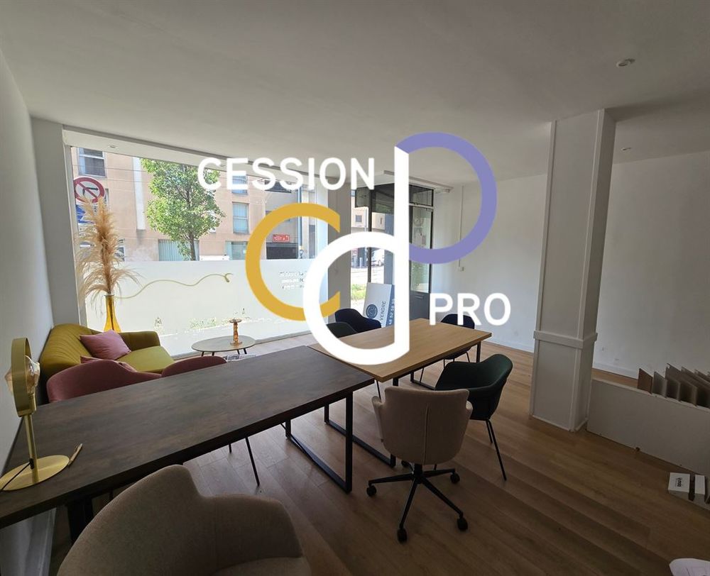 MURS COMMERCIAUX / BUREAUX LIBRES ET RENOVES A VENDRE - REMPARTS D'AVIGNON 112400 84000 Avignon