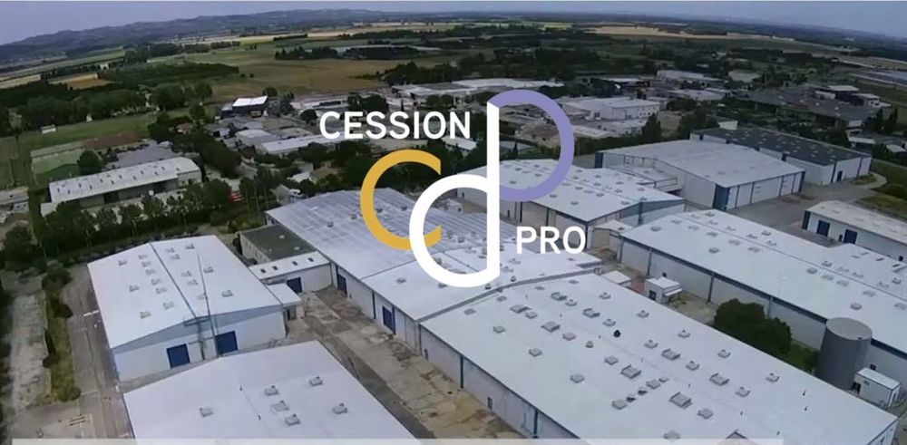 LOCAL D'ACTIVIT&Eacute; OU DE STOCKAGE DE 2 297 M&sup2; + PR&Eacute;AU DE 432 M2 + BUREAU DE 60 M2 &Agrave; LOUER &Agrave; TARASCON 13666 13150 Tarascon