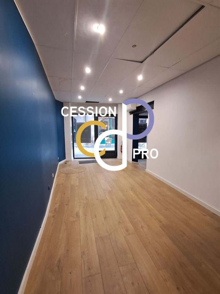 LOCAL COMMERCIAL DE 45 M&sup2; A LOUER, EMPLACEMENT PREMIUM, PROXIMITE ARENES ET PLACE DU MARCHE A NIMES 1080 30000 Nimes