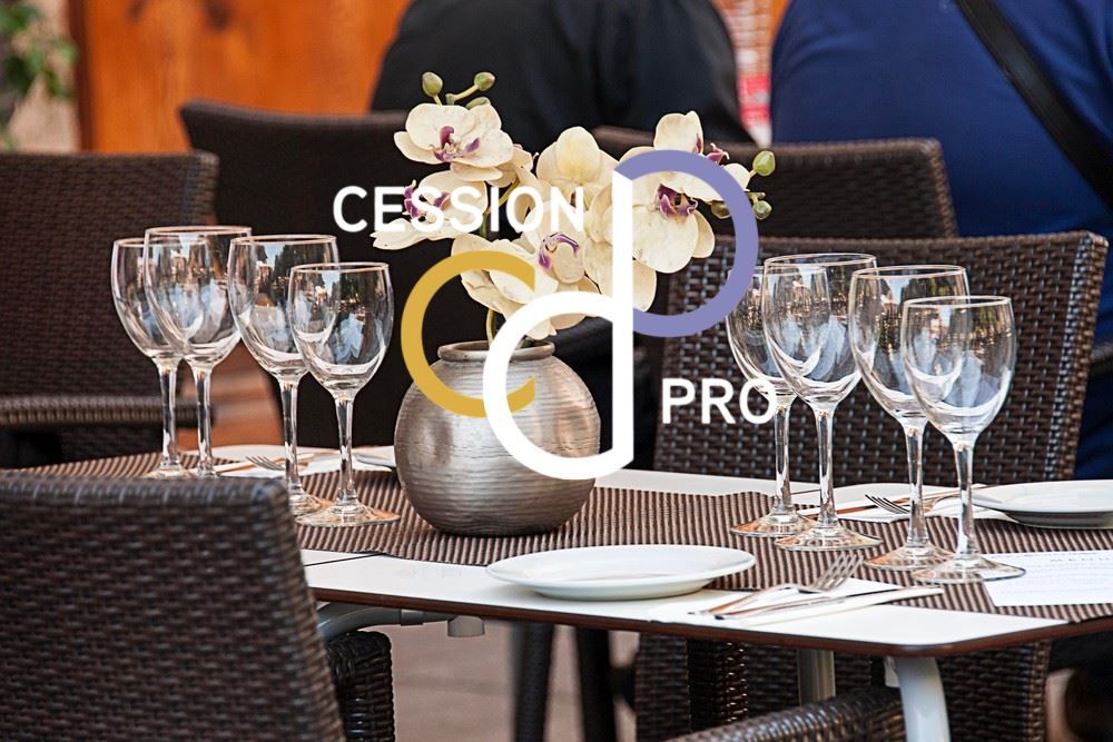 RESTAURANT D'ANGLE MAGNIFIQUE A CEDER AU CENTRE-VILLE D'ARLES 280000 13200 Arles