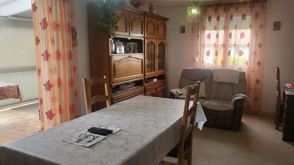 Maison individuelle occupée avec étang
