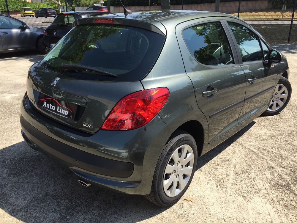 AUTO LINE Peugeot 207 1.4 VTi 16V 95ch Premium PlaisanceduTouch