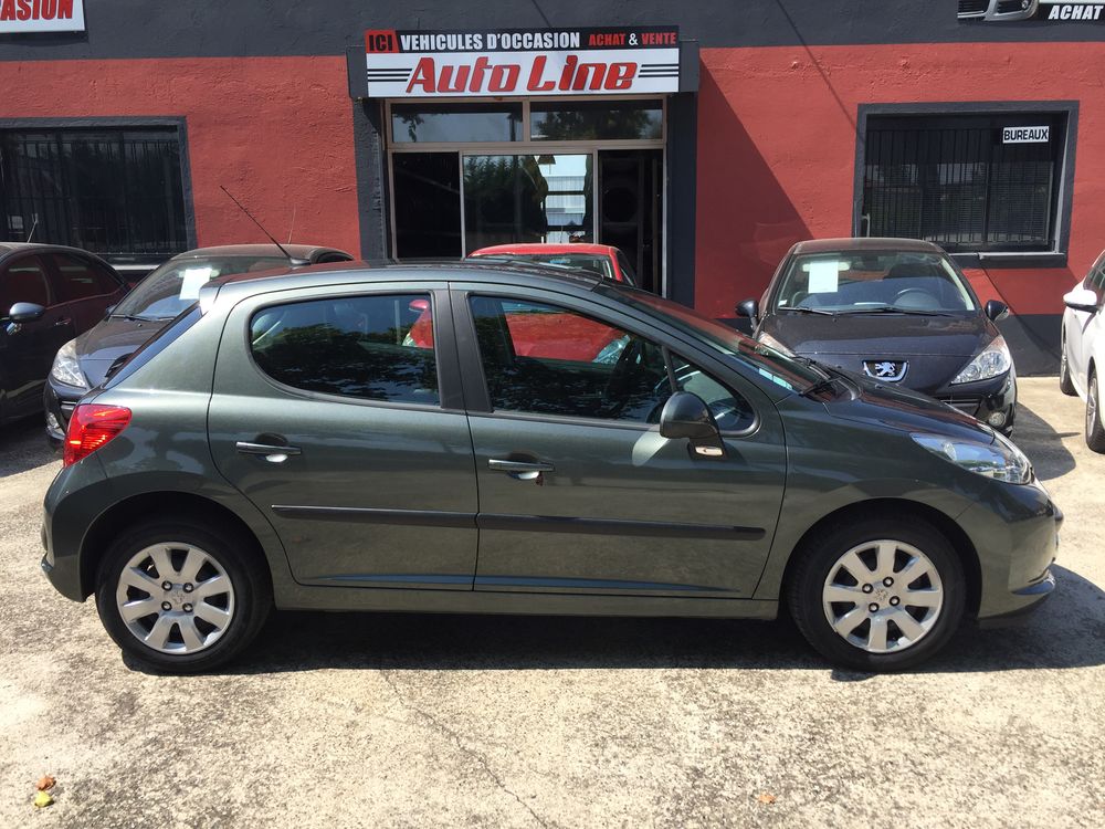 AUTO LINE Peugeot 207 1.4 VTi 16V 95ch Premium PlaisanceduTouch