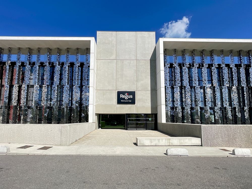 Trouvez un espace de bureau &agrave; Toulouse, Ramonville  pour 1 personne o&ugrave; tout est pris en charge 405 31520 Ramonville-saint-agne