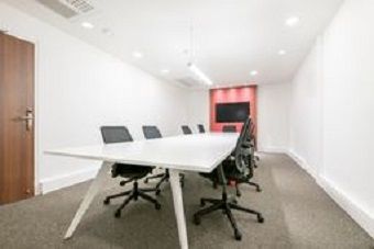 Acc&egrave;s tout inclus &agrave; des espaces de bureau professionnels pour 4 personnes &agrave; Saint Quentin Stop & Work 972 78180 Montigny-le-bretonneux