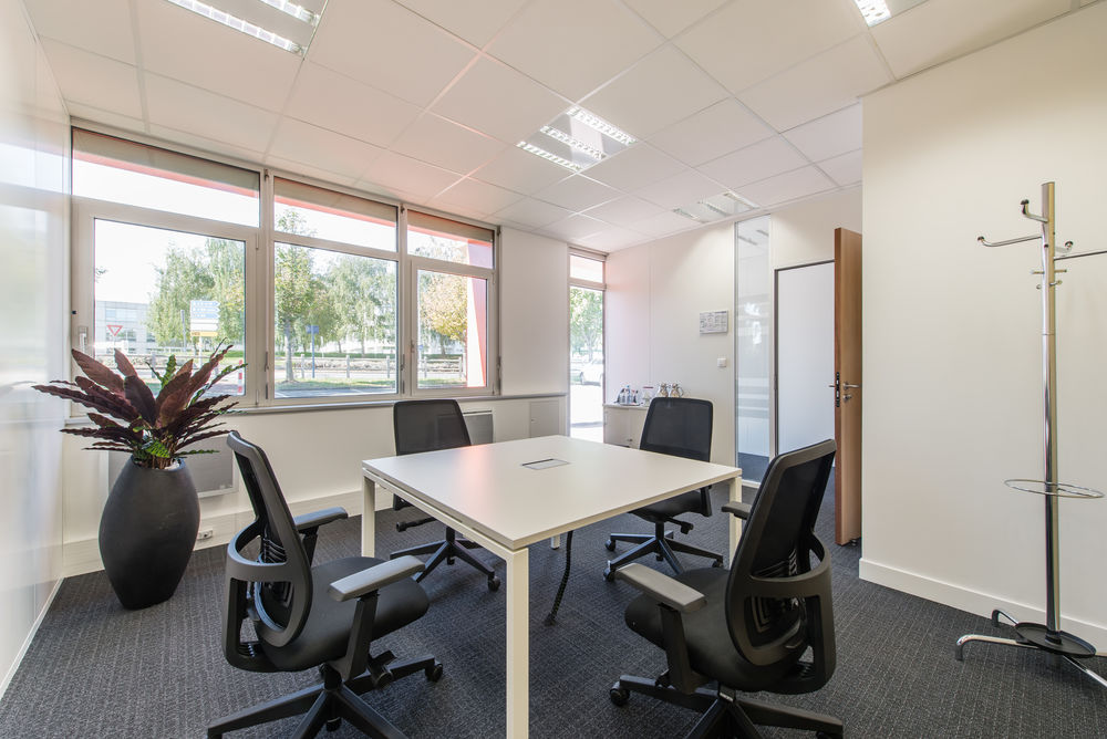 Acc&egrave;s tout inclus &agrave; des espaces de bureau professionnels pour 10 personnes &agrave; Orly Orlytech 1869 91550 Paray-vieille-poste