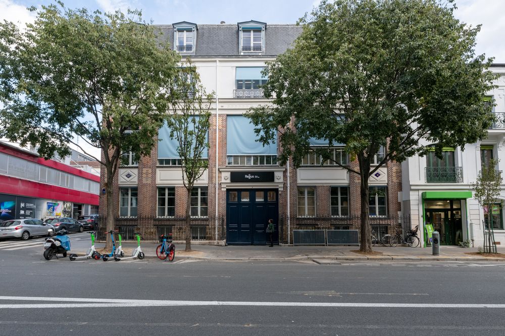 Espace de bureau priv&eacute; pour 2 personnes &agrave; Paris, Avenue Parmentier 1329 75011 Paris