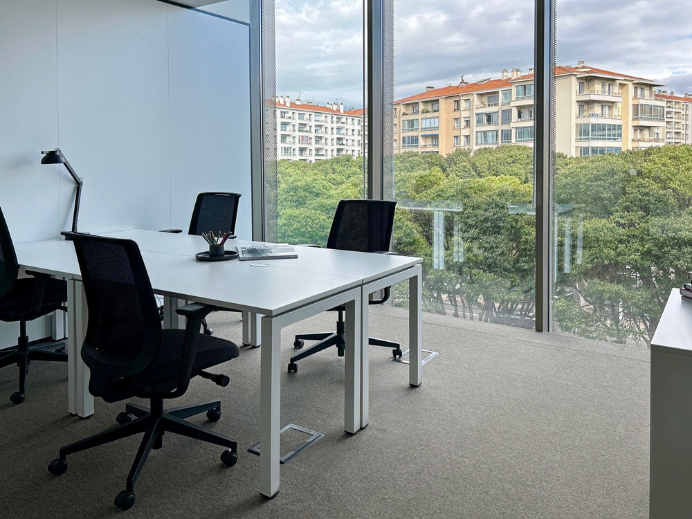 Un bureau au design remarquable pour 4&nbsp;personnes &agrave; Marseille, Spaces Boulevard Michelet 969 13008 Marseille