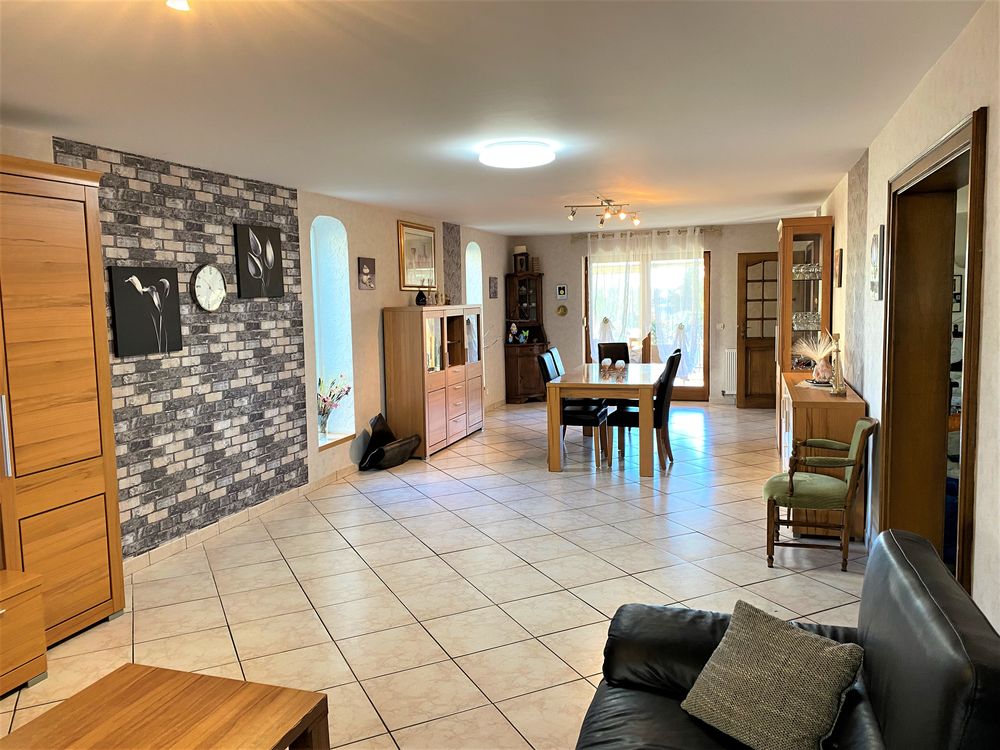 MAISON BI-FAMILIALE AVEC ÉLEVAGE DE CHEVAUX-GAUBIVING