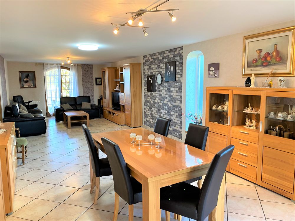 MAISON BI-FAMILIALE AVEC ÉLEVAGE DE CHEVAUX-GAUBIVING