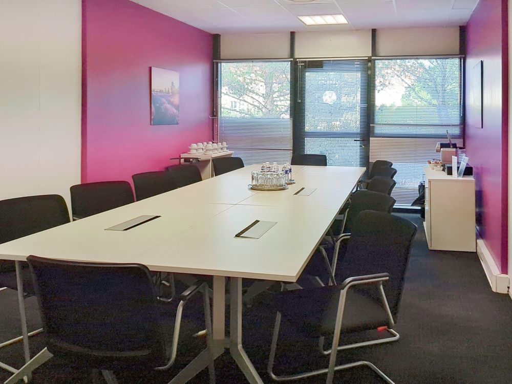 Espace de travail priv&eacute; personnalis&eacute; en fonction des besoins uniques de votre entreprise &agrave; Aix en Provence Parc du Golf 879 13290 Les milles