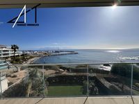 Magnifique appartement T4 de 105 m2 avec vue panoramique mer et piscine sur le port de SOLENZARA dans résidence Haut de gamme 755000 Solenzara (20145)