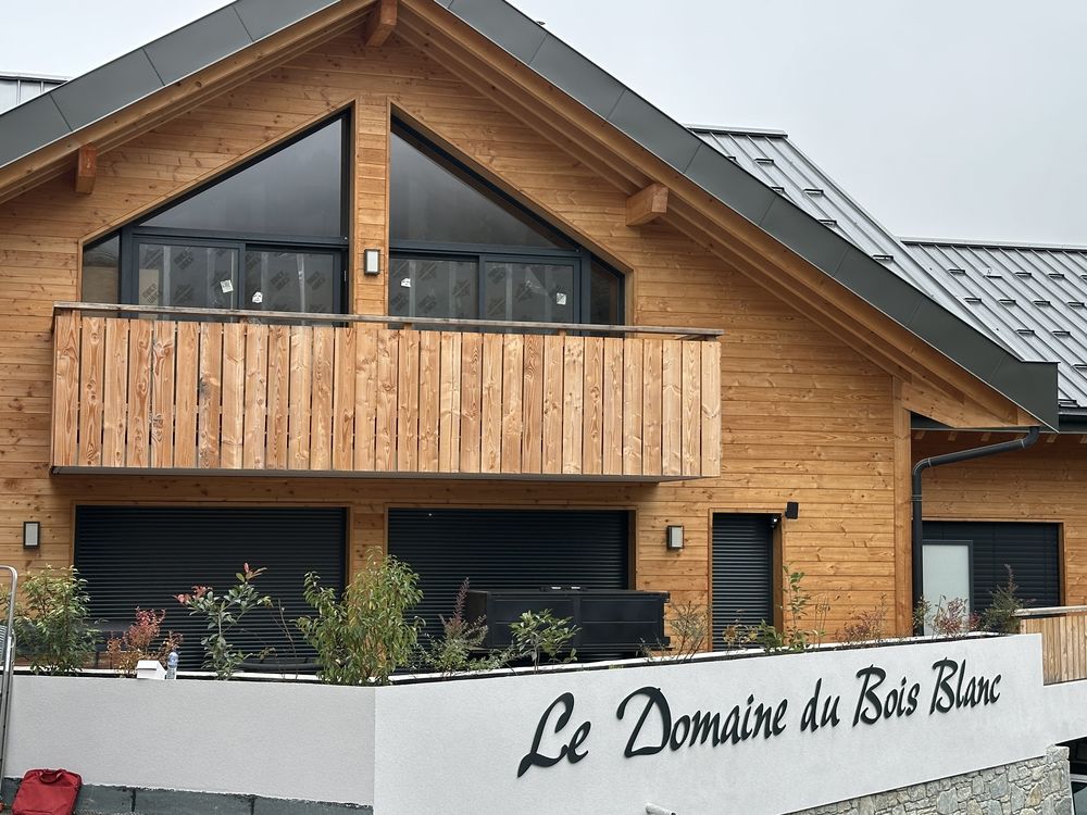 T4 de 96 m2 + 21 m2 utiles en FRAIS DE NOTAIRE REDUIT avec terrasse/cave, casier ski, et 2 parkings couvertsLe titre de votre annonce