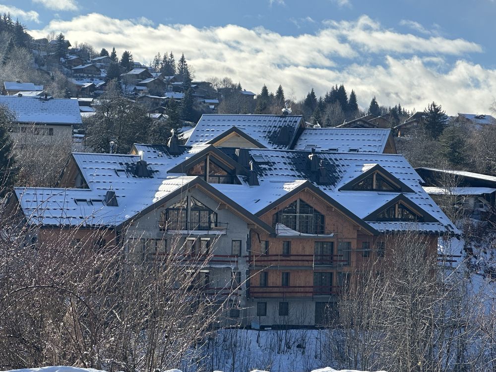 T4 de 96 m2 + 21 m2 utiles en FRAIS DE NOTAIRE REDUIT avec terrasse/cave, casier ski, et 2 parkings couvertsLe titre de votre annonce