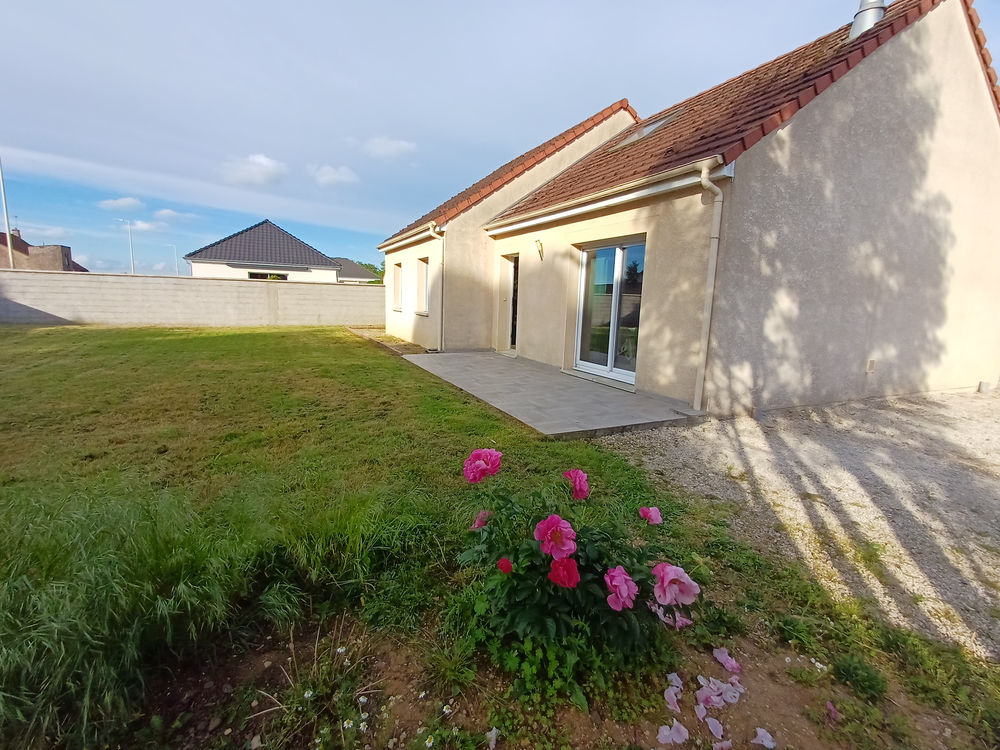 GRANDE MAISON AVEC GRAND GARAGE
