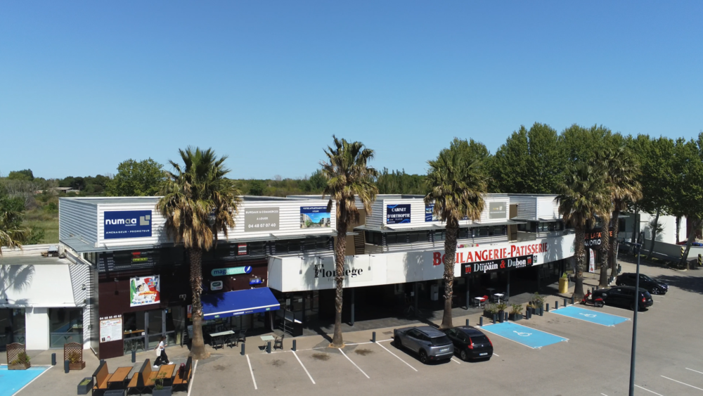 Vitrine commerciale Saint-Cyprien 1800 66750 Saint-cyprien
