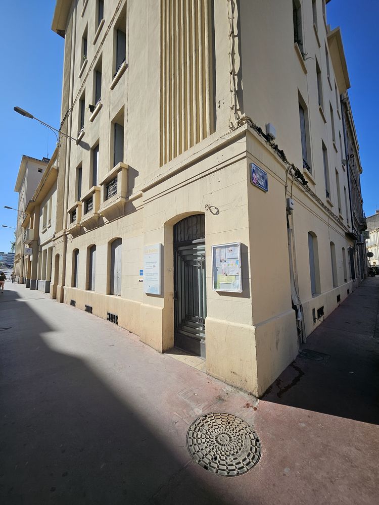 local professionnel quartier Halles Laissac 780 34000 Montpellier