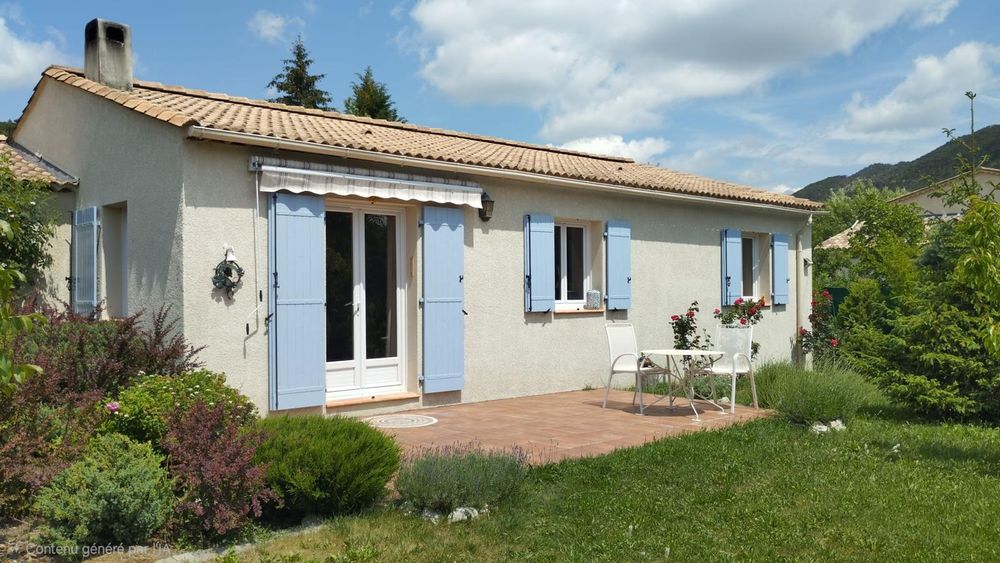 Maison de plain-pied, garage et jardin plat