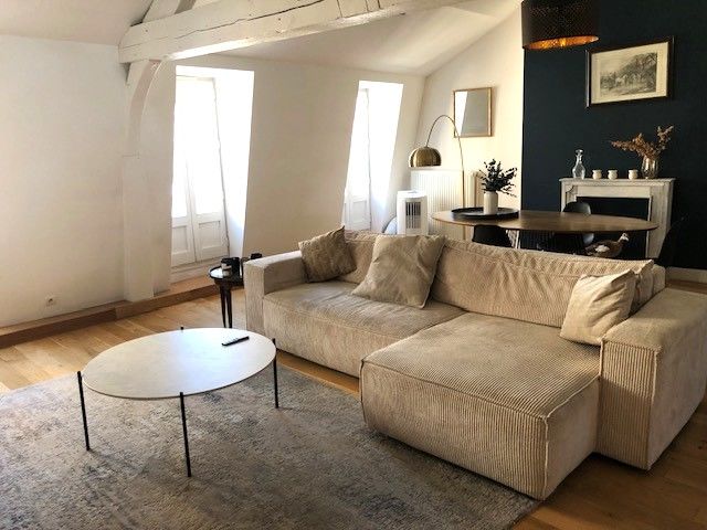 DIJON CENTRE SECTEUR LYCEE CARNOT SUPERBE DUPLEX 4 PIECES SUR 96,84m²