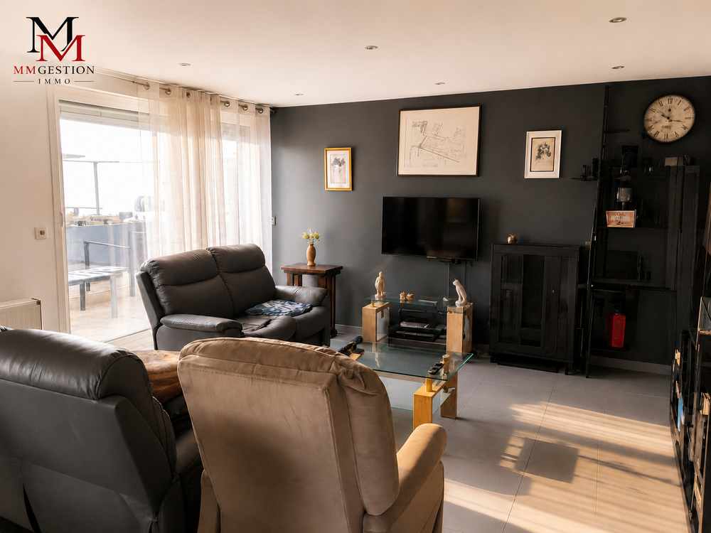 DUPLEX 105 m² - DERNIER ÉTAGE - TERRASSE - ASCENSEUR - PARKING