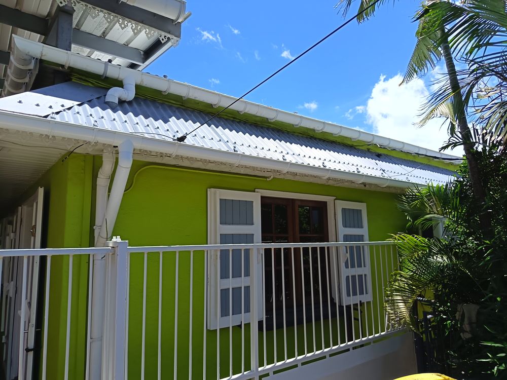 Plateau de bureaux 135 m&sup2; � Centre-ville de Saint-Louis 1995 97450 La r�union