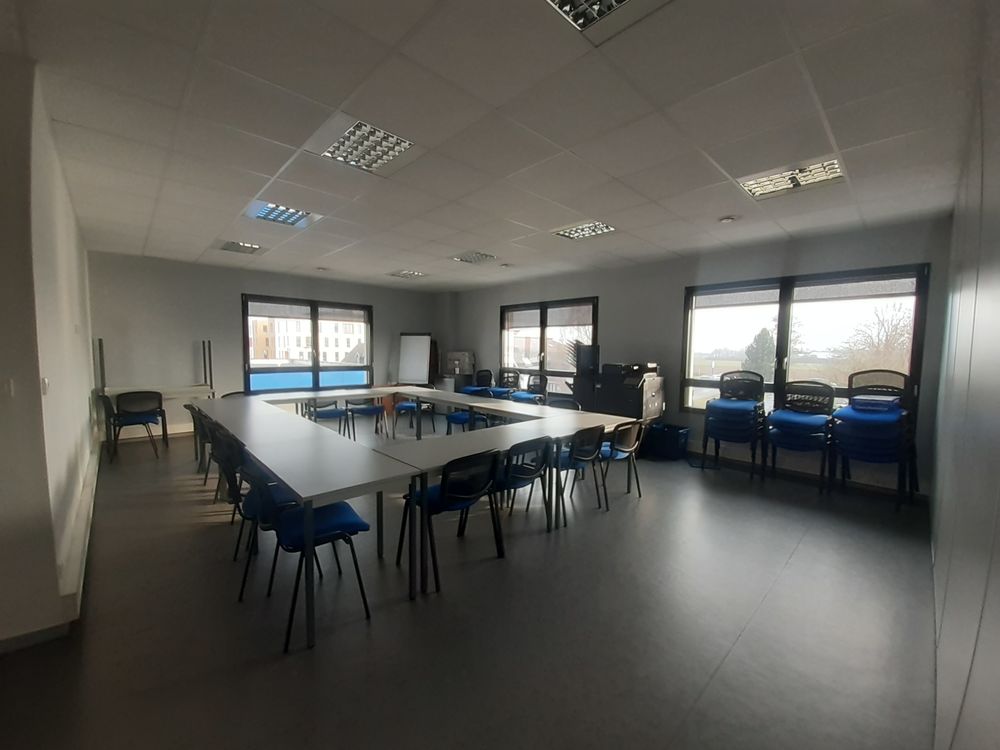 BUREAUX A LOUER - AMIENS SUD - 104 m&sup2; environ 1250 80480 Dury