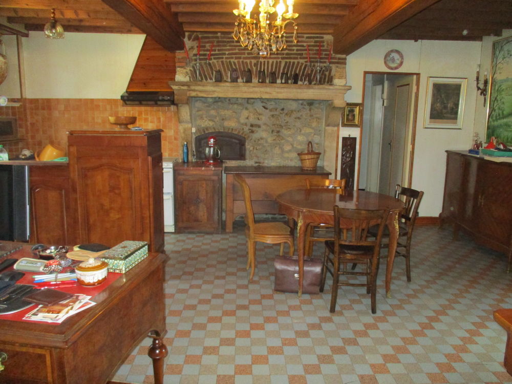 MORVAN / ST LEGER DE FOUGERET, BELLE MAISON DE CHARME AVEC GARAGE ET JARDIN