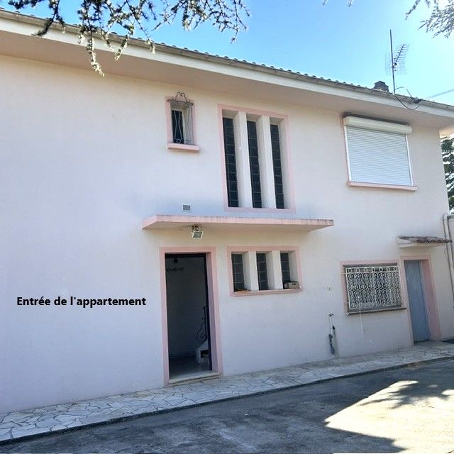 APPARTEMENT HAUT-DE-VILLA SANS CHARGES 70m² (T4)+ TERRASSE 11m² + JARDIN PRIVATIF 165m² - PROCHE BORD DE MER ET COMMERCES