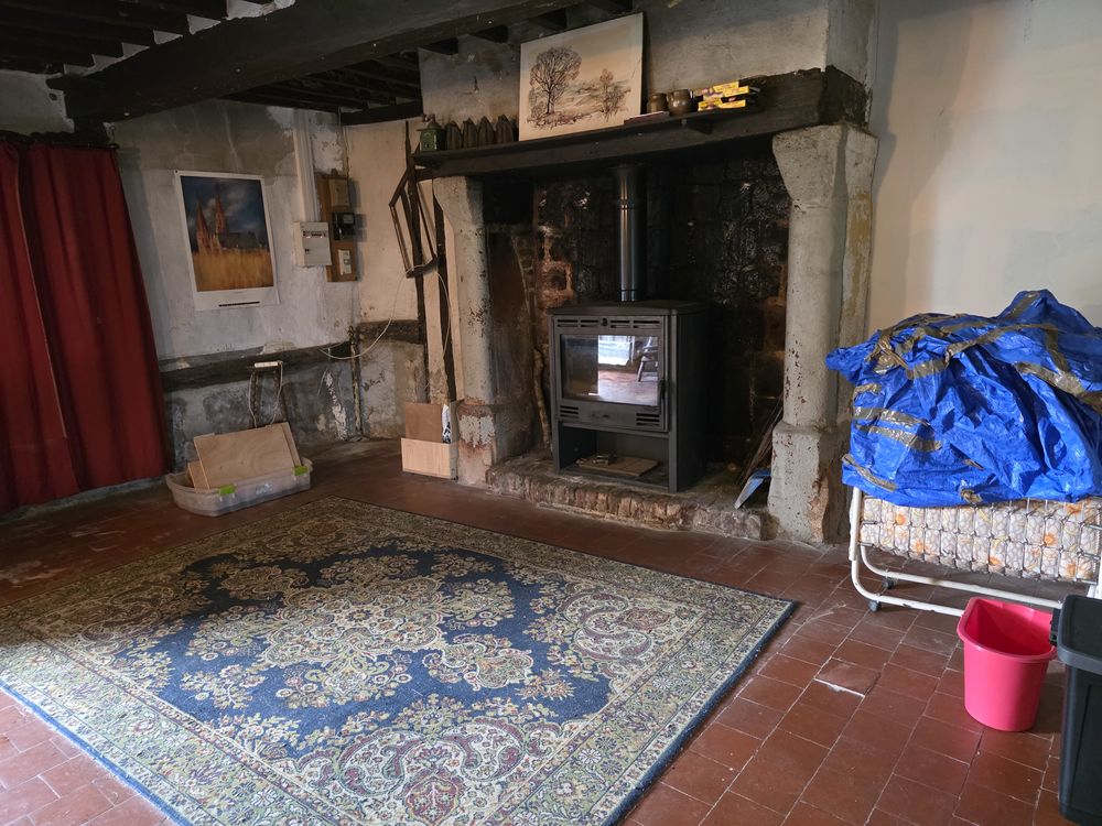 MAISON A RENOVER SUR TERRAIN 559 m2