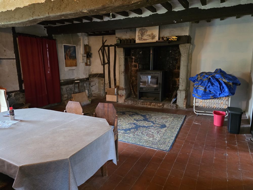 MAISON A RENOVER SUR TERRAIN 559 m2