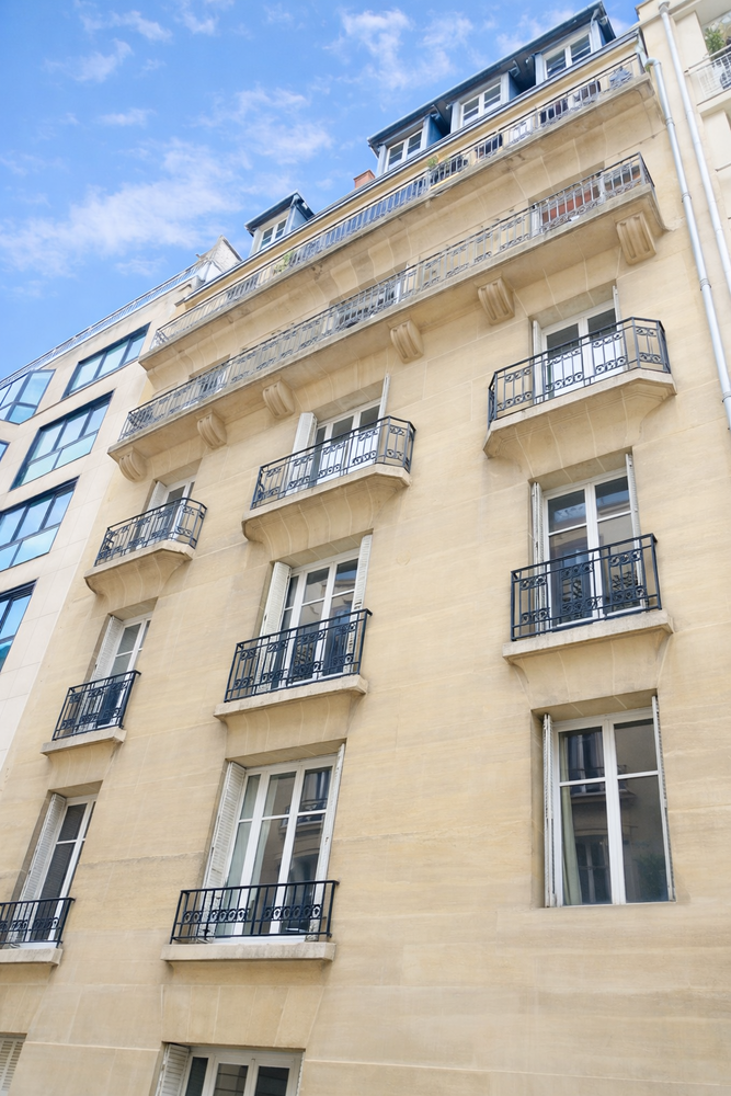 Neuilly-Sur-Seine – Élégant 2 pièces lumineux au calme - Immeuble en pierre de taille