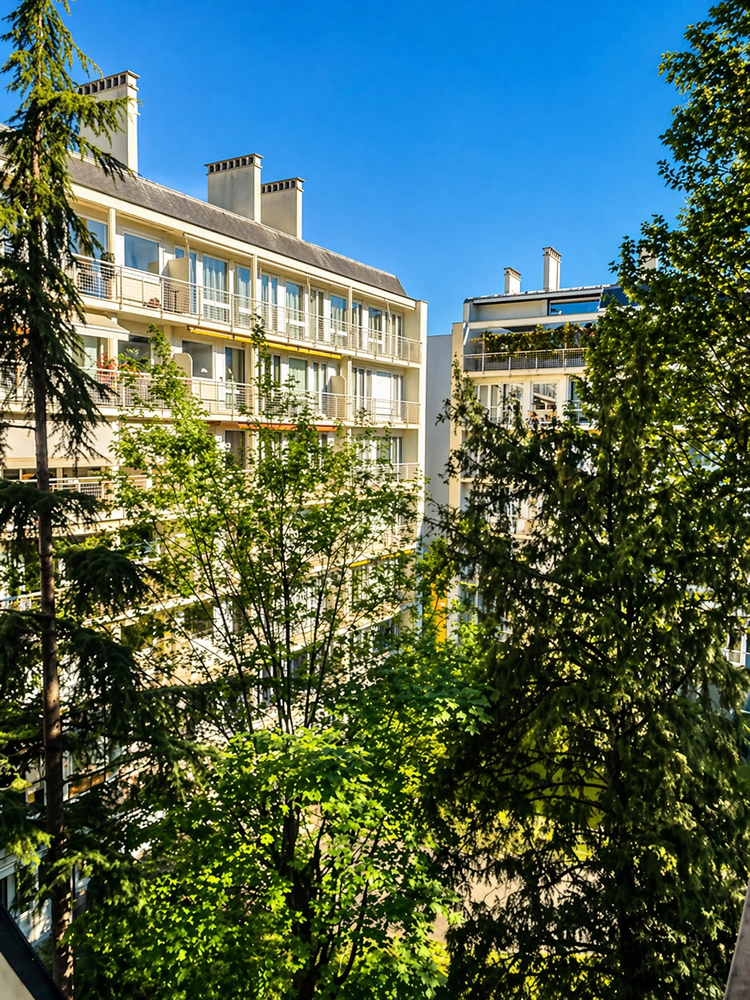 Neuilly-Sur-Seine  Élégant 2 pièces lumineux au calme - Immeuble en pierre de taille