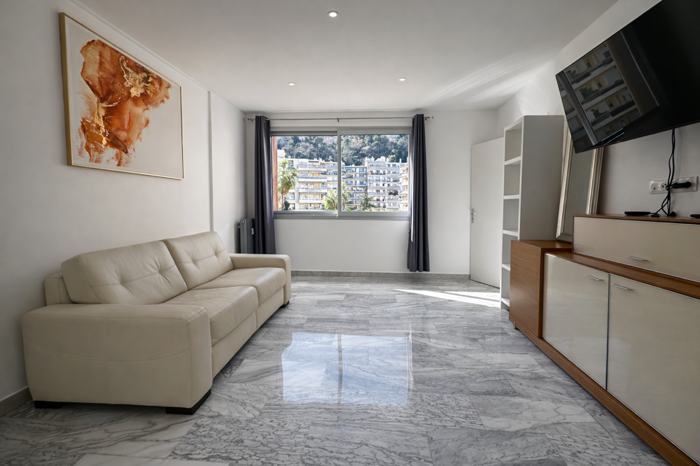 Nice Cessole  Grand T1/36m² lumineux en étage avec ascenseur