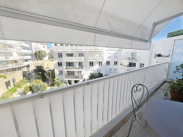 CANNES- CENTRE - Beau T3 de 80 m2 avec belle terrasse