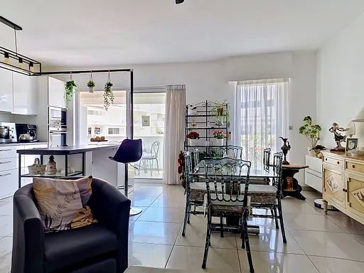 CANNES- CENTRE - Beau T3 de 80 m2 avec belle terrasse