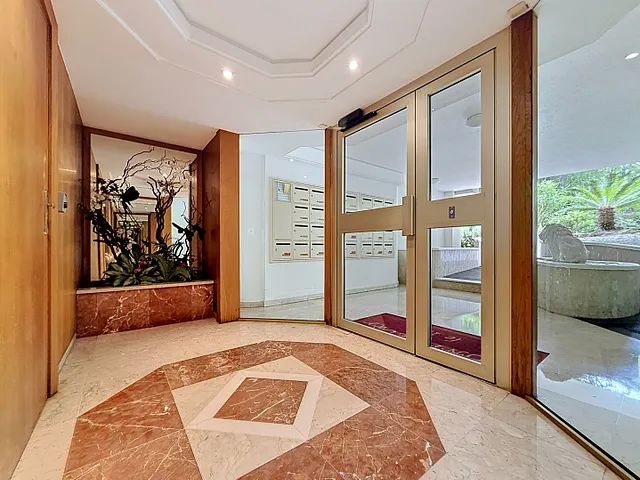 CANNES-MONTFLEURY- Beau 2 pieces de 38,30m2 avec belle terrasse de 10,90m2