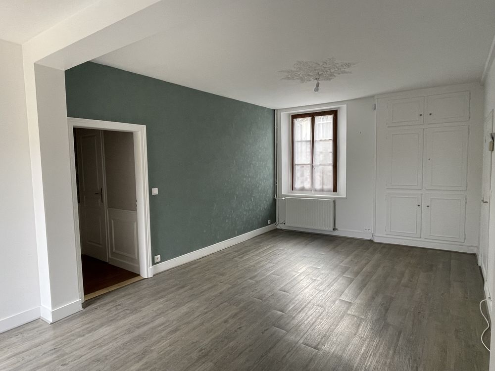 ravissante maison de bourg 3 chbres avec joli jardin clos