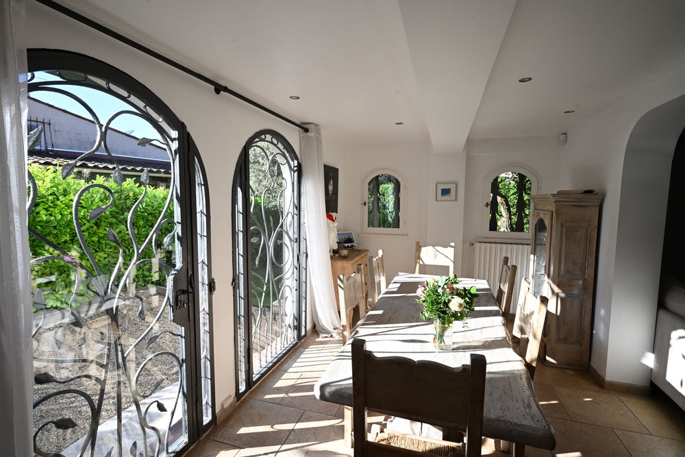 VENCE PROCHE CENTRE APPARTEMENT 4 PIECES = STUDIO